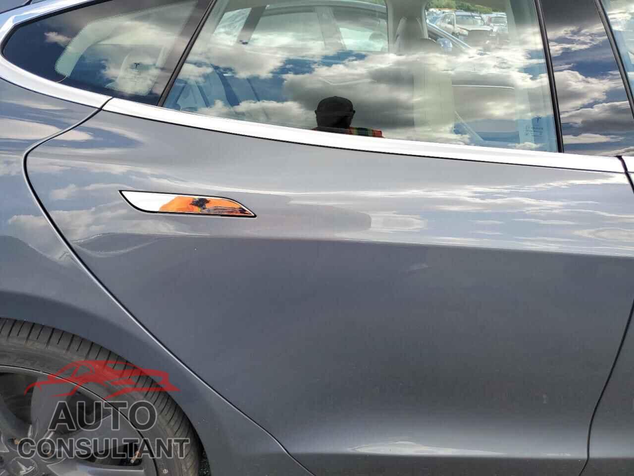 TESLA MODEL S 2014 - 5YJSA1H11EFP41212