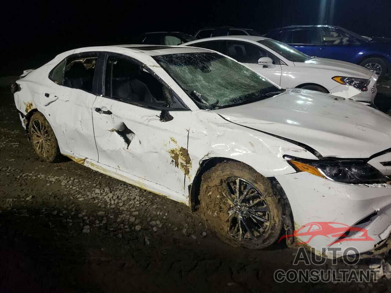 TOYOTA CAMRY 2018 - 4T1B11HK7JU618228