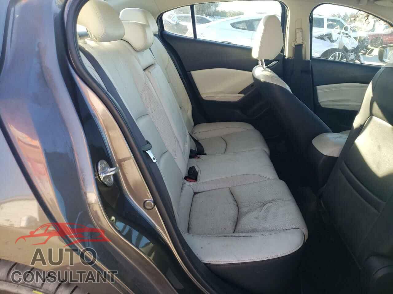 MAZDA 3 2017 - 3MZBN1W30HM130500