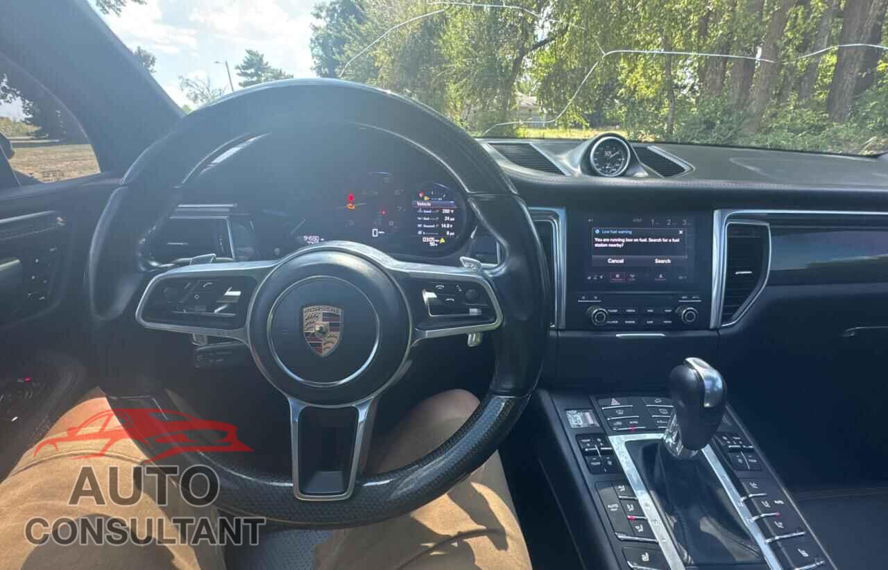 PORSCHE MACAN 2017 - WP1AG2A52HLB52070