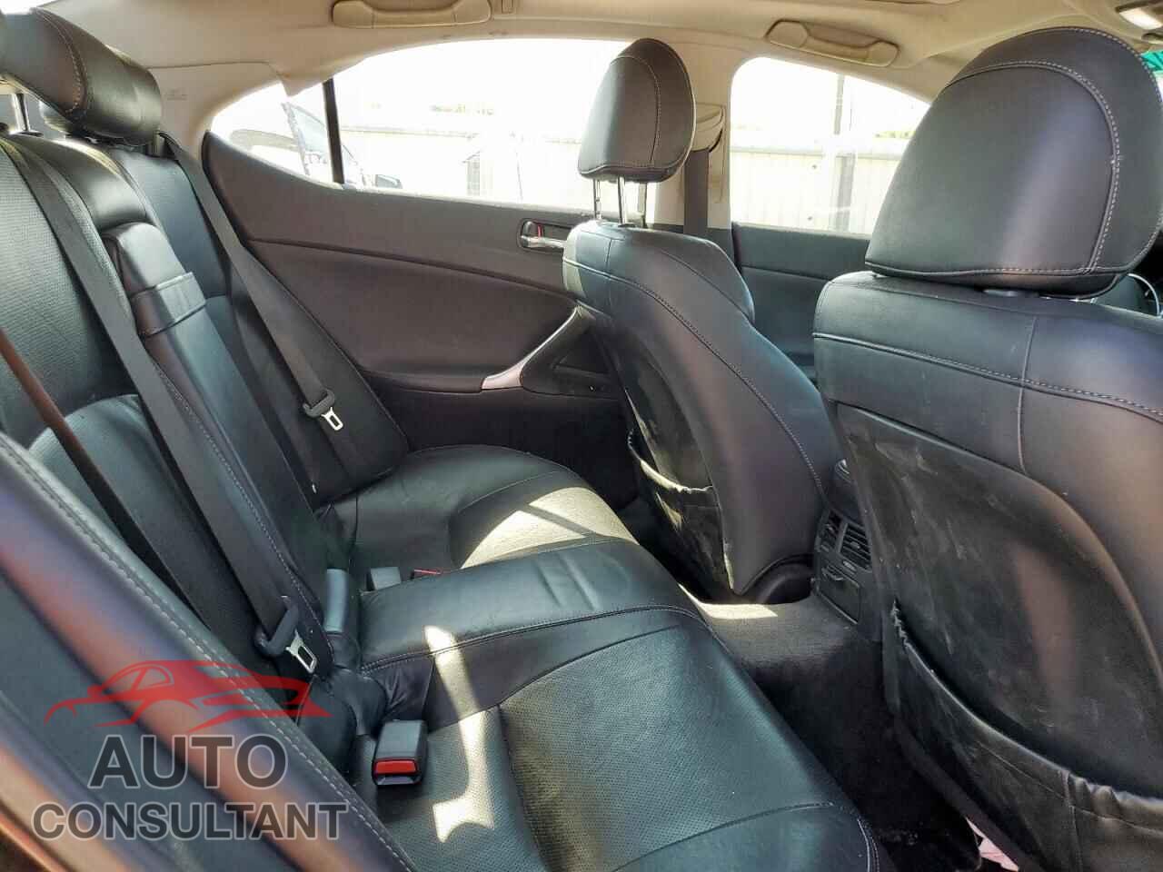 LEXUS IS 2011 - JTHBF5C21B5151824