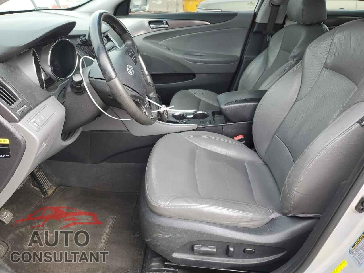 HYUNDAI SONATA 2012 - KMHEC4A48CA031366