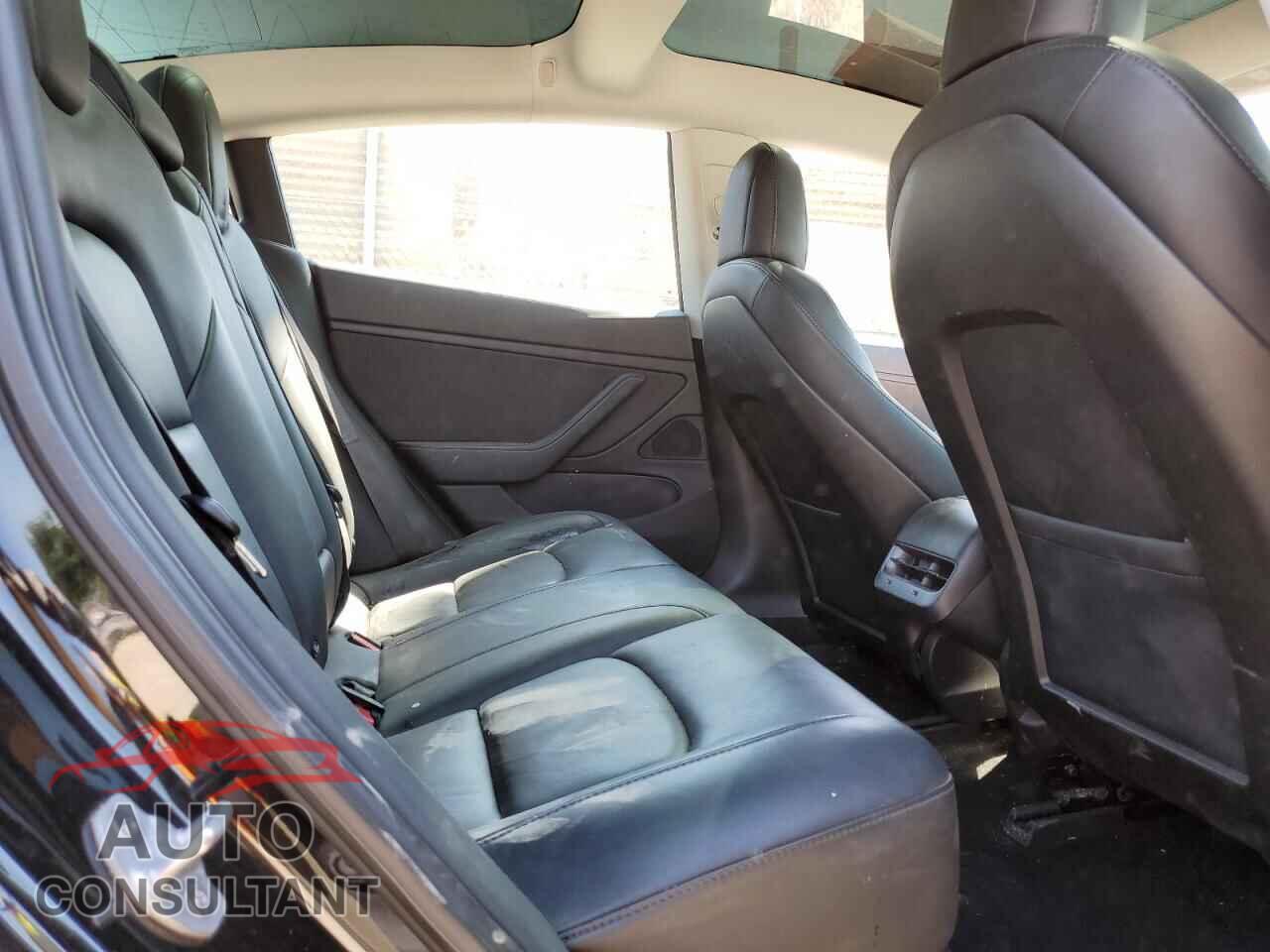 TESLA MODEL 3 2018 - 5YJ3E1EA4JF157233
