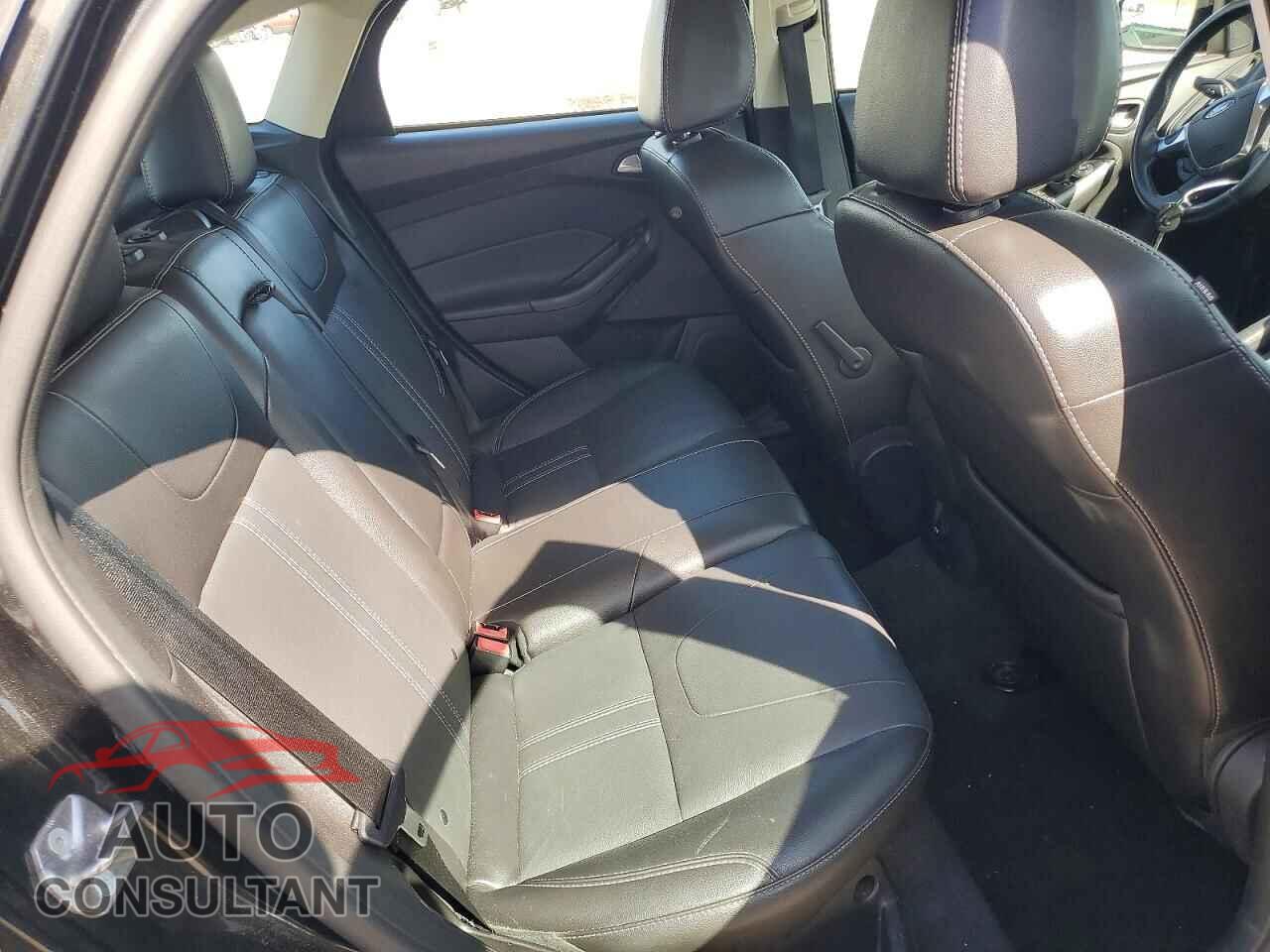 FORD FOCUS 2014 - 1FADP3K2XEL347876