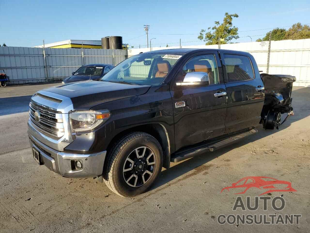 TOYOTA TUNDRA 2018 - 5TFAY5F17JX718891