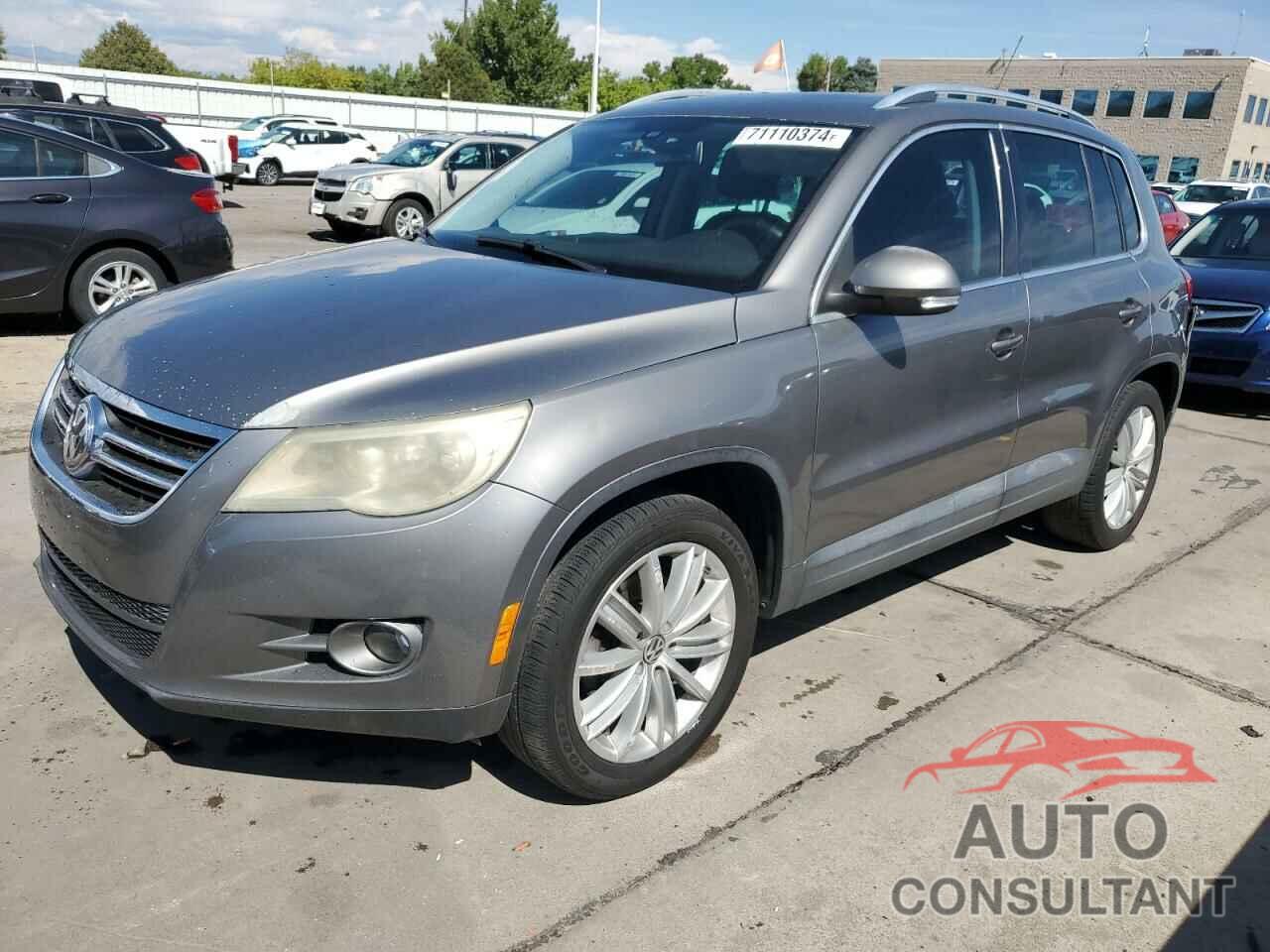 VOLKSWAGEN TIGUAN 2010 - WVGBV7AX7AW515411