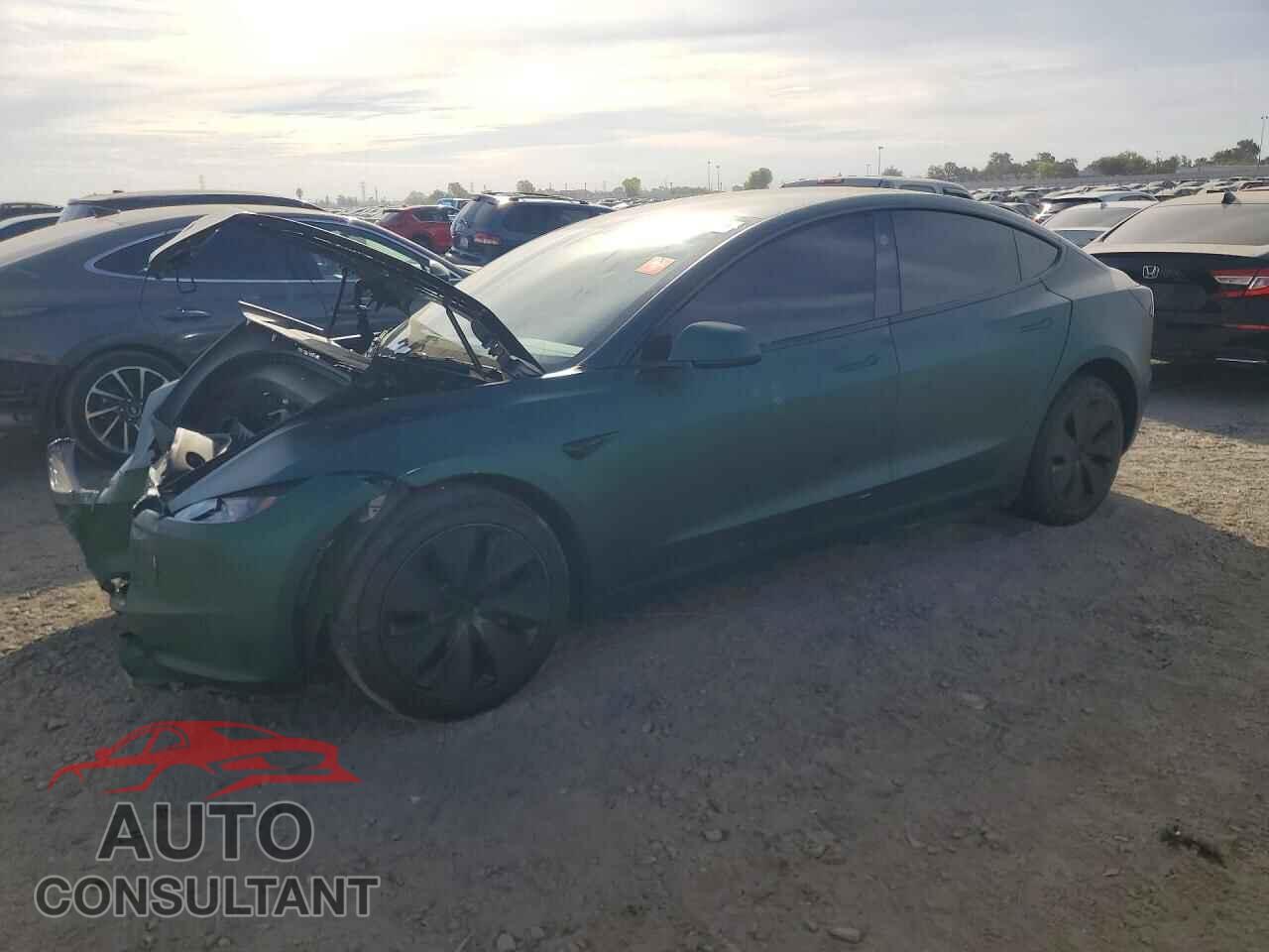TESLA MODEL 3 2024 - 5YJ3E1EA9RF860726