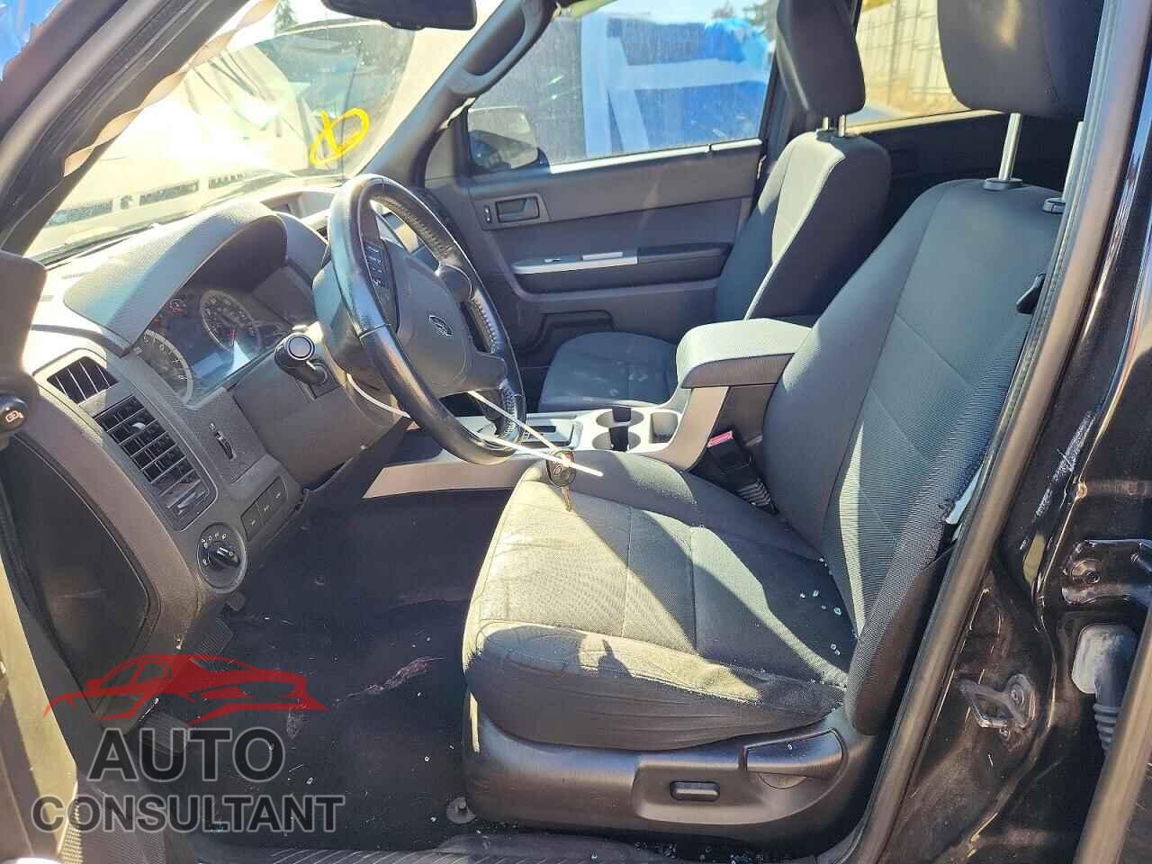FORD ESCAPE 2011 - 1FMCU9DG2BKC38044