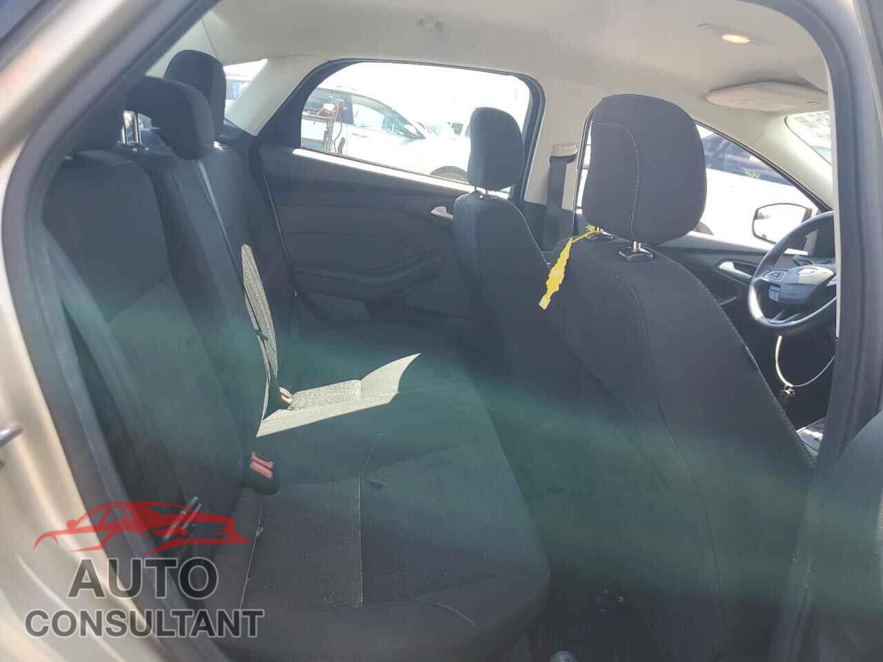 FORD FOCUS 2018 - 1FADP3F20JL235494