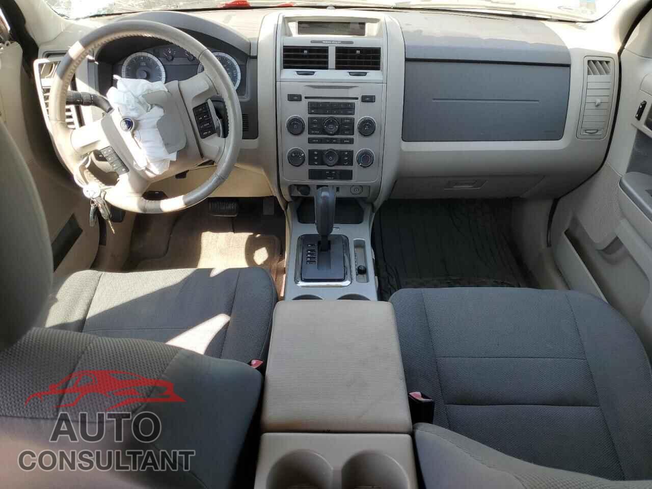 FORD ESCAPE 2009 - 1FMCU03769KB21543