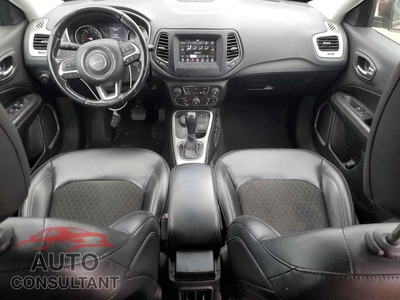 JEEP COMPASS 2020 - 3C4NJDBB2LT255412