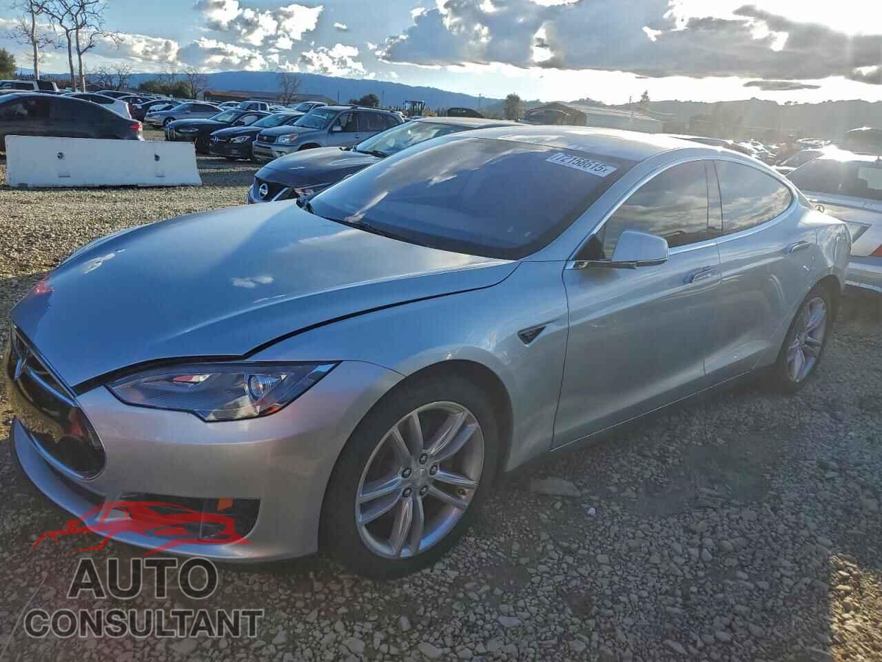 TESLA MODEL S 2013 - 5YJSA1AC8DFP10906
