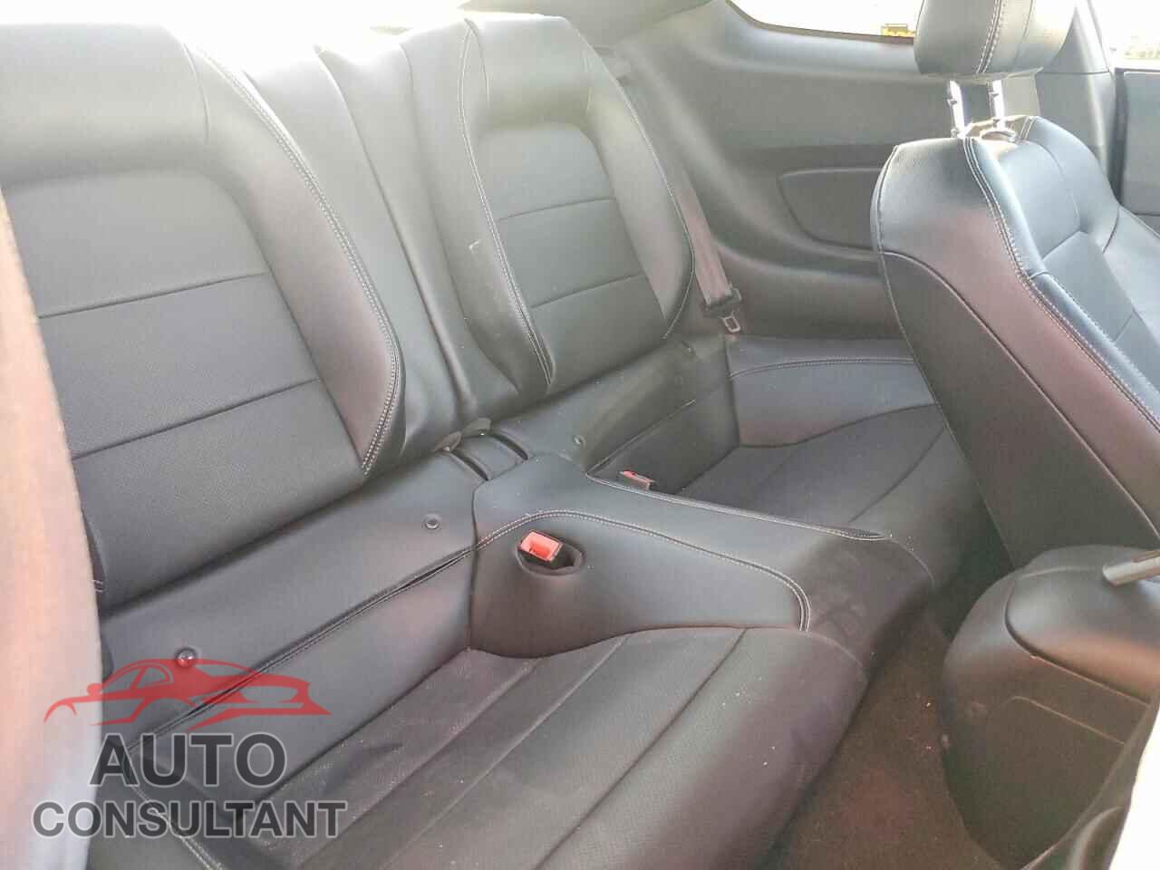 FORD MUSTANG 2018 - 1FA6P8CF6J5122554