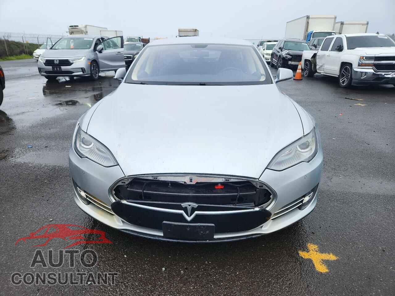 TESLA MODEL S 2013 - 5YJSA1CGXDFP22779