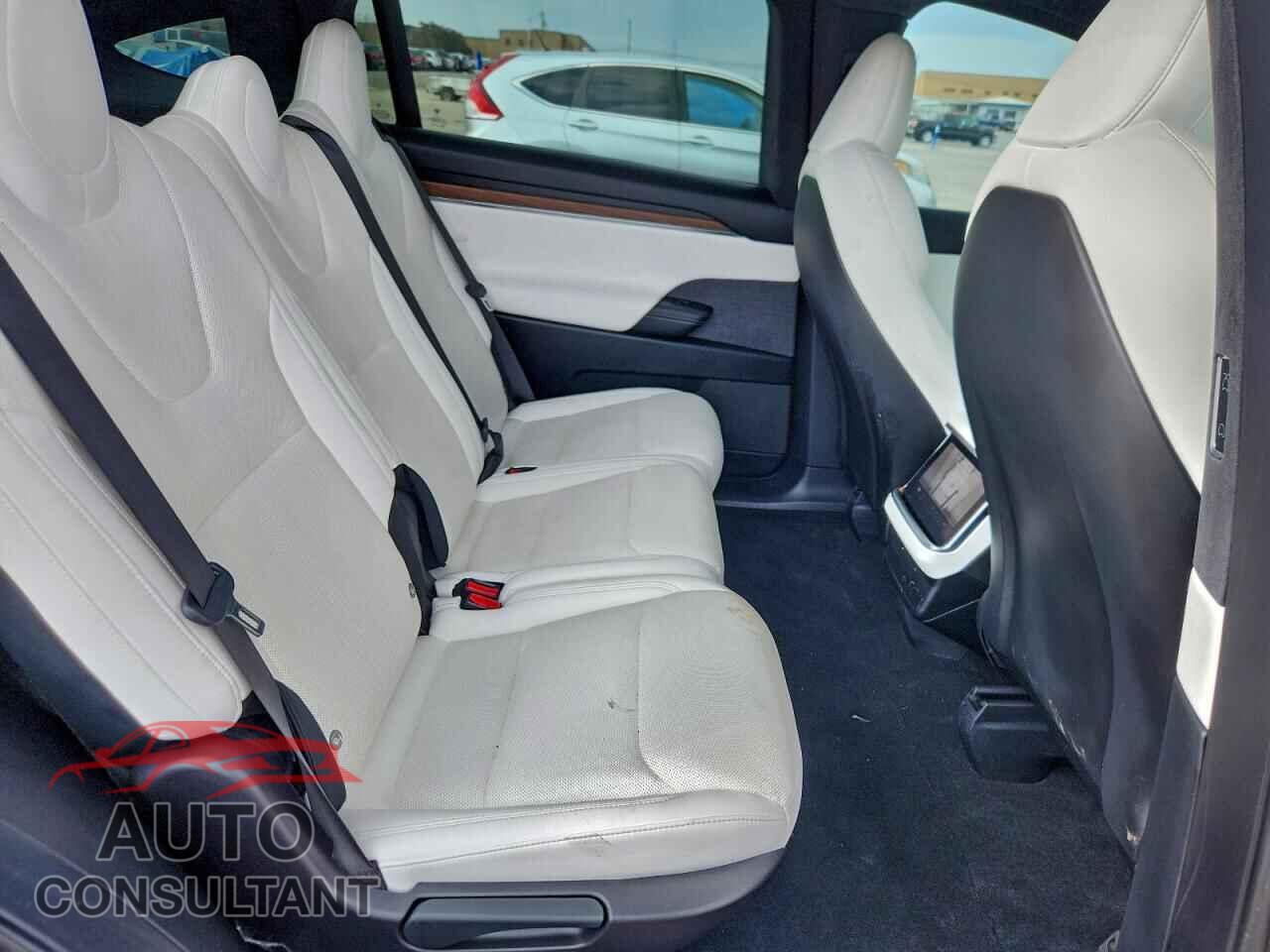 TESLA MODEL X 2023 - 7SAXCDE59PF367205