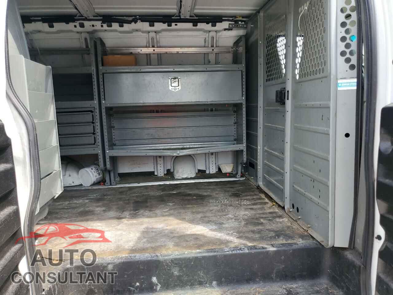 CHEVROLET EXPRESS 2018 - 1GCWGAFG2J1333781