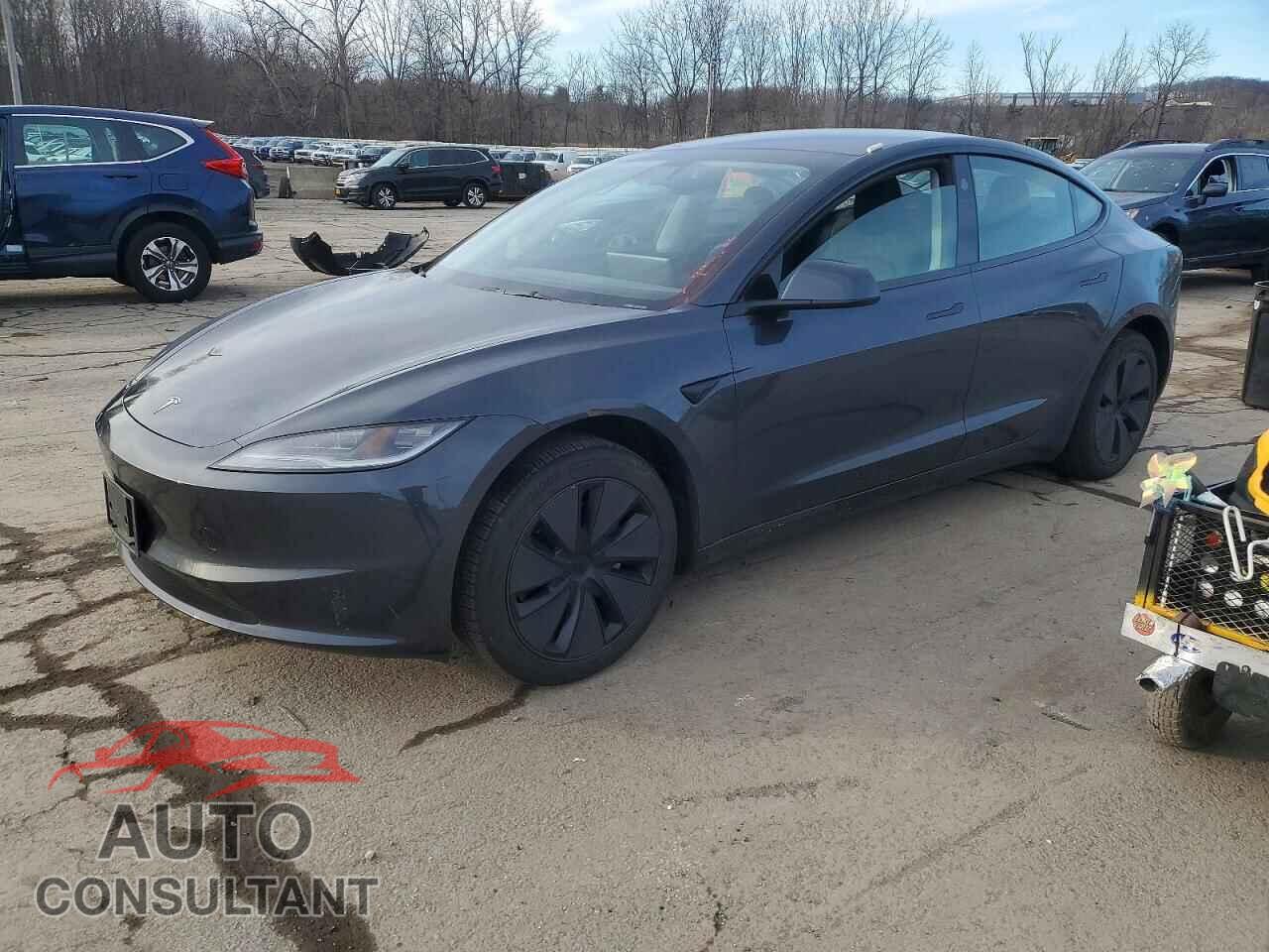 TESLA MODEL 3 2024 - 5YJ3E1EA9RF772680