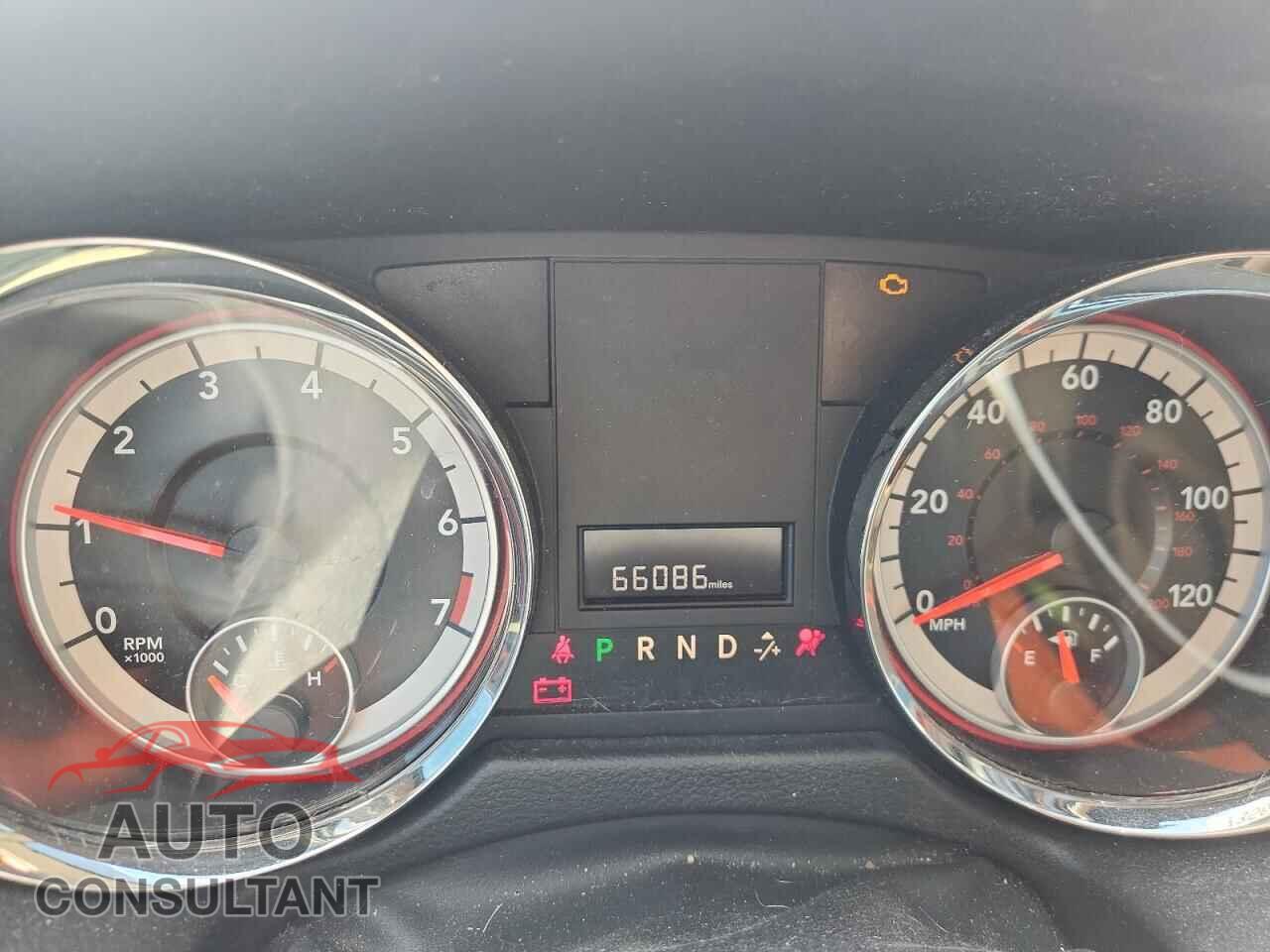 DODGE CARAVAN 2015 - 2C4RDGBG8FR570101
