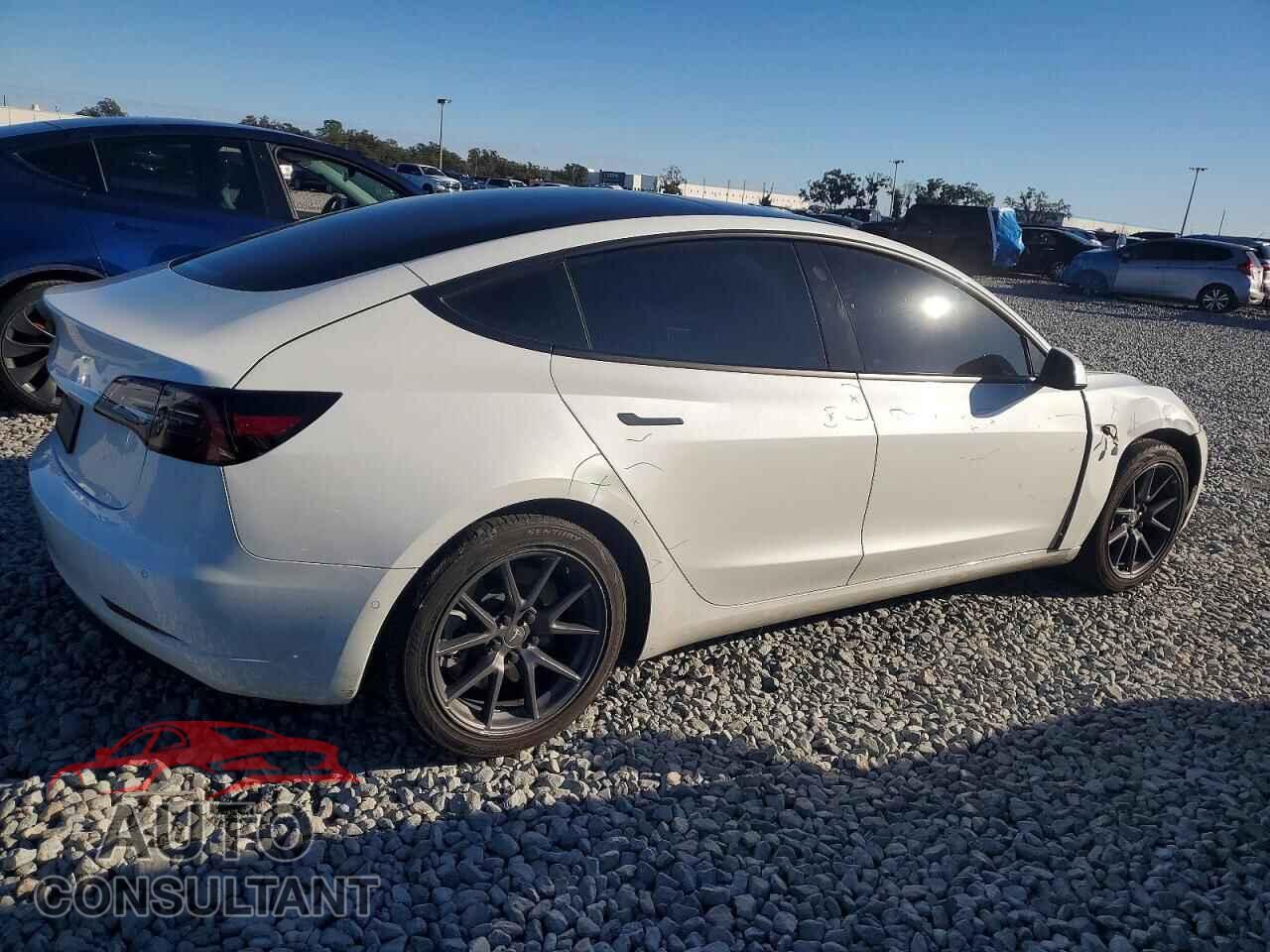 TESLA MODEL 3 2021 - 5YJ3E1EA6MF085651