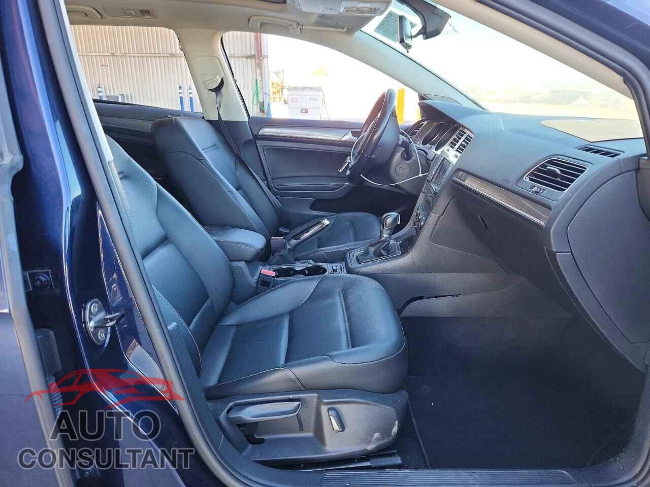 VOLKSWAGEN GOLF 2017 - 3VWH17AUXHM513191