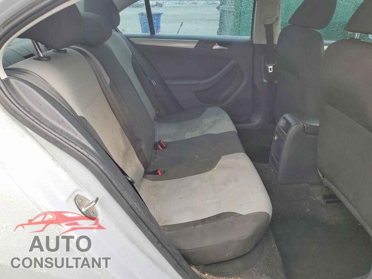 VOLKSWAGEN JETTA 2017 - 3VW2B7AJ8HM365177