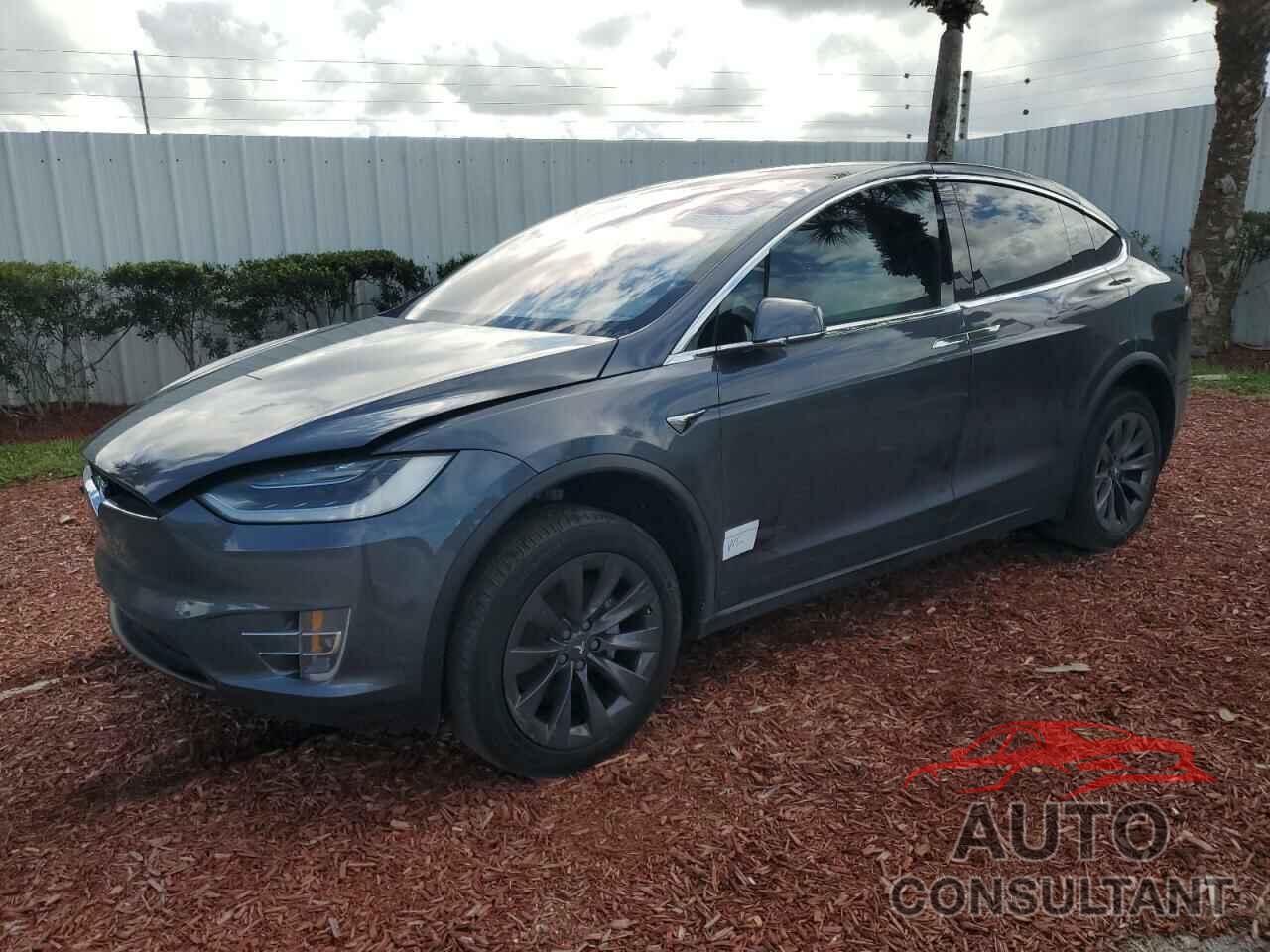 TESLA MODEL X 2018 - 5YJXCBE2XJF102355