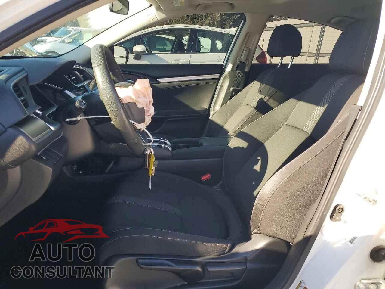 HONDA CIVIC 2018 - 2HGFC2F71JH525911