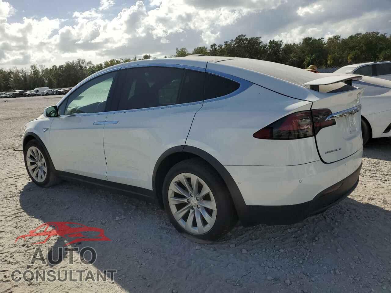 TESLA MODEL X 2016 - 5YJXCAE22GF011860