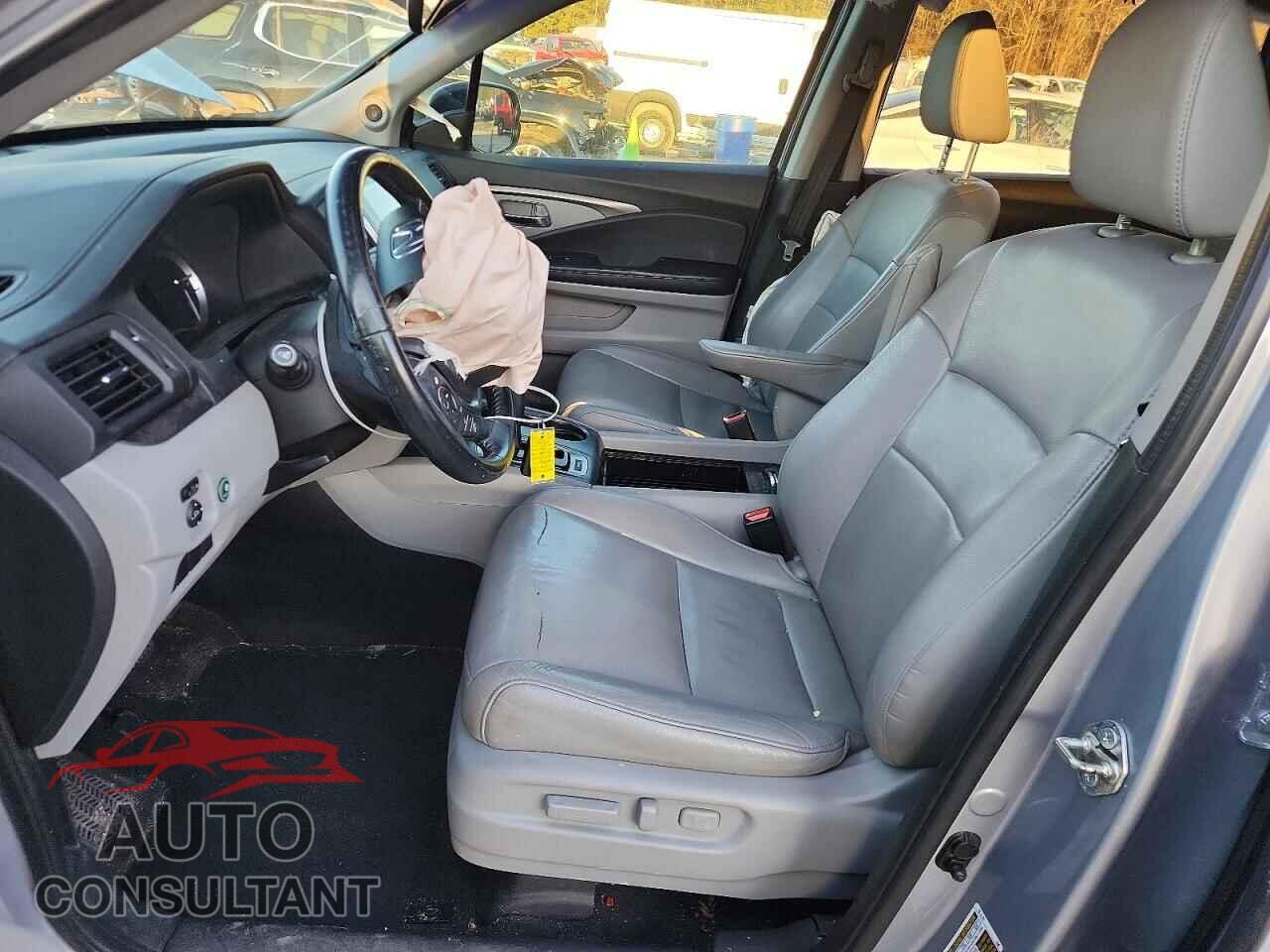 HONDA PILOT 2017 - 5FNYF5H58HB046123
