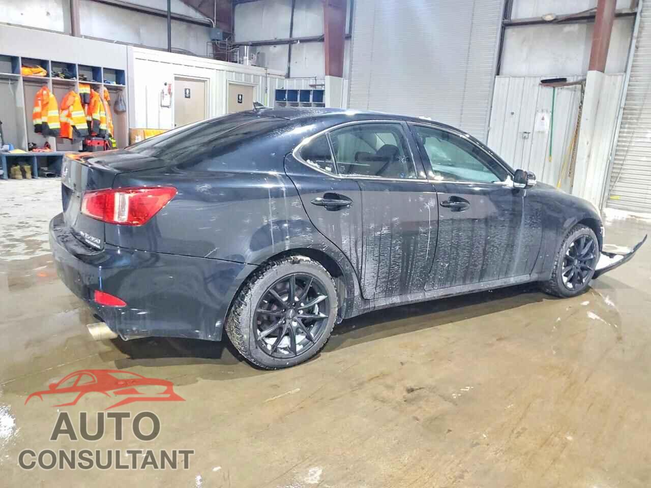 LEXUS IS 2011 - JTHCE5C29B5001001