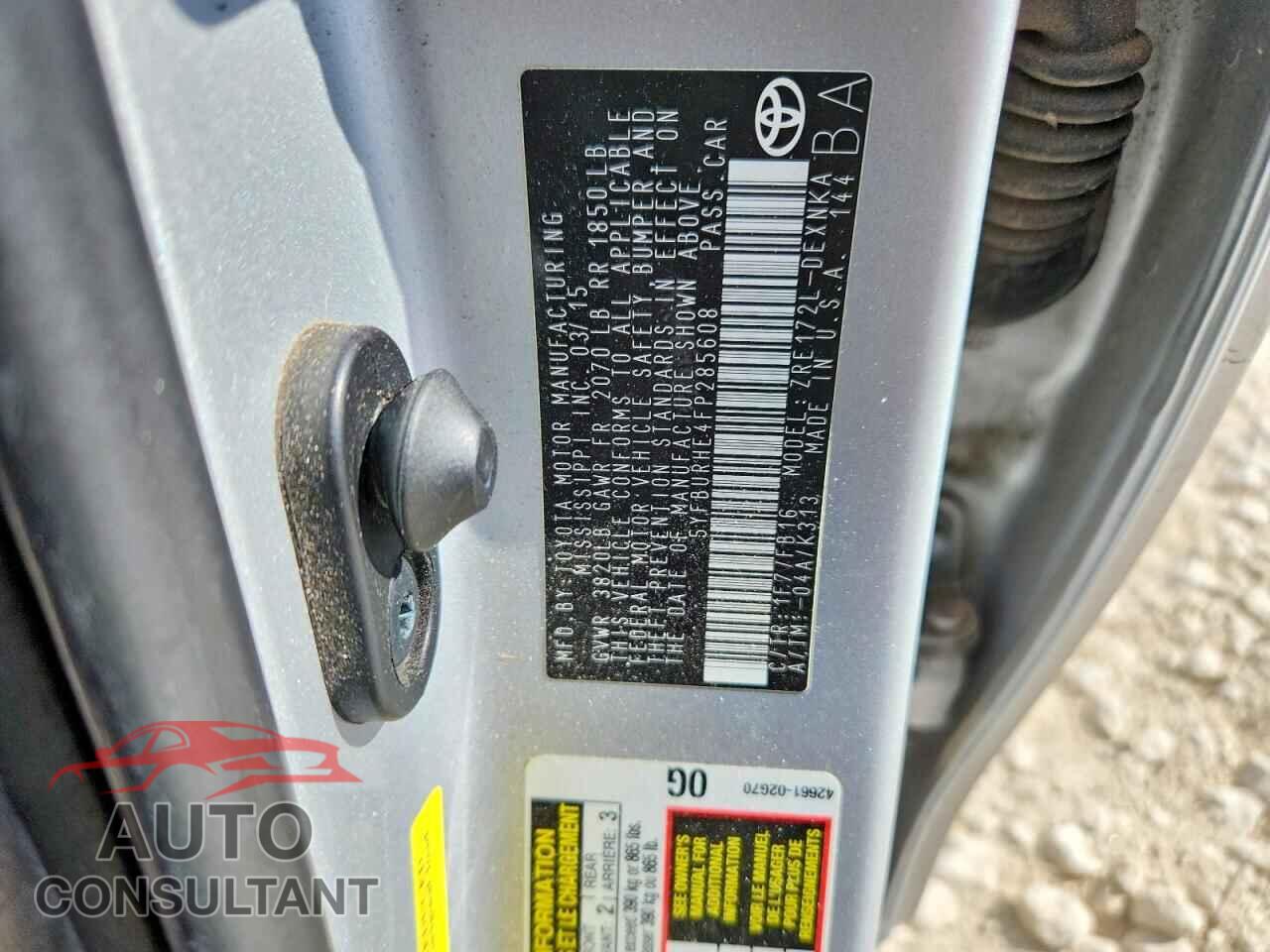 TOYOTA COROLLA 2015 - 5YFBURHE4FP285608
