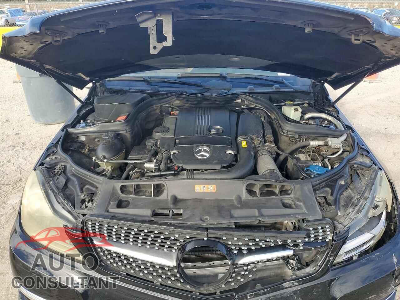 MERCEDES-BENZ C-CLASS 2012 - WDDGF4HB6CA615926