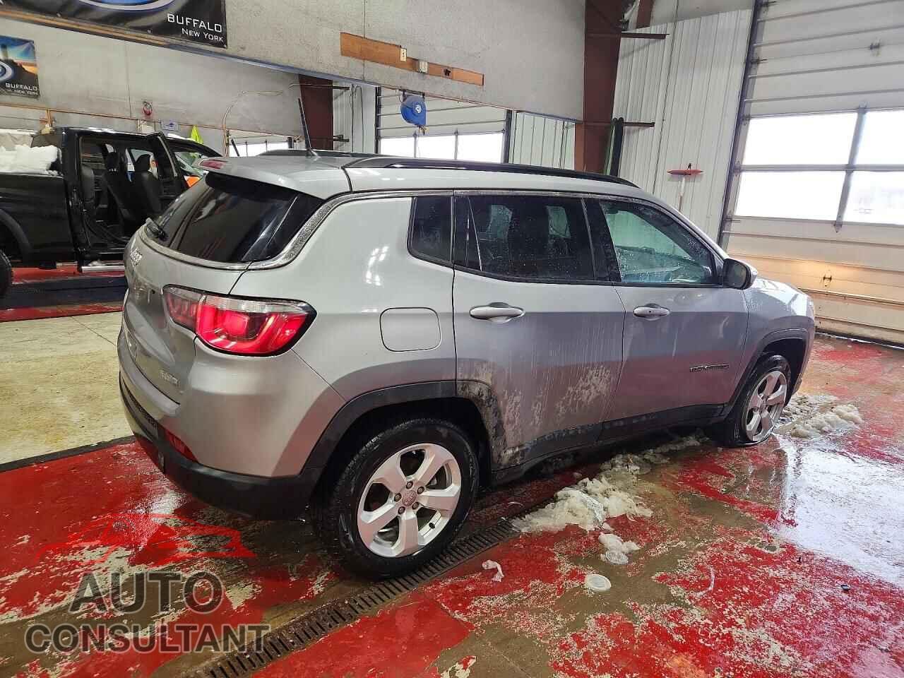 JEEP COMPASS 2018 - 3C4NJDBB8JT403611
