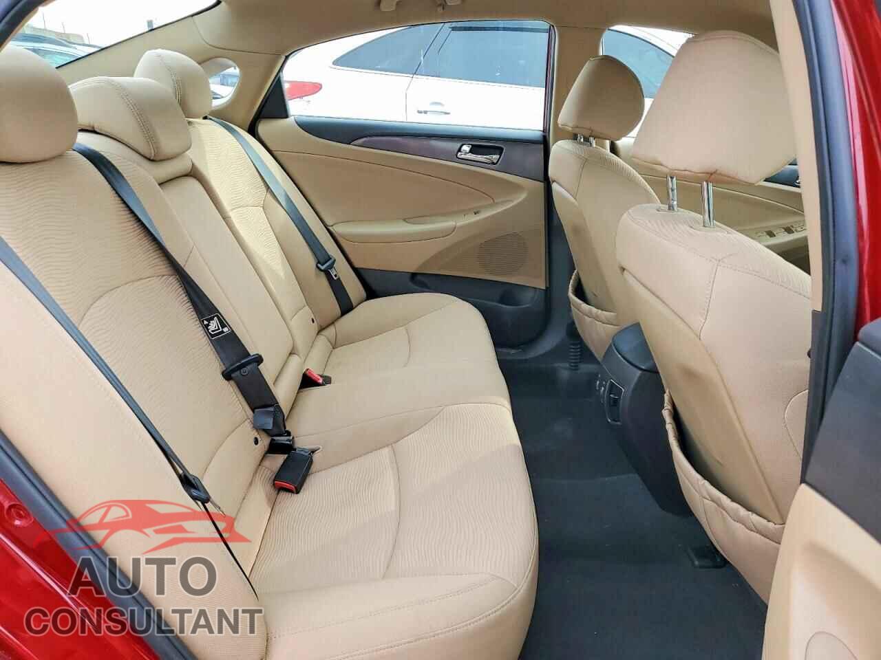 HYUNDAI SONATA 2012 - KMHEC4A47CA020908