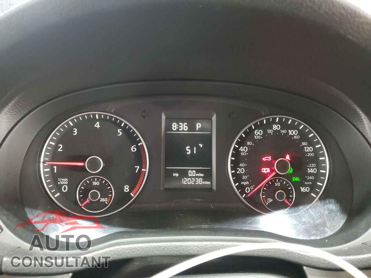 VOLKSWAGEN PASSAT 2015 - 1VWAT7A31FC044672
