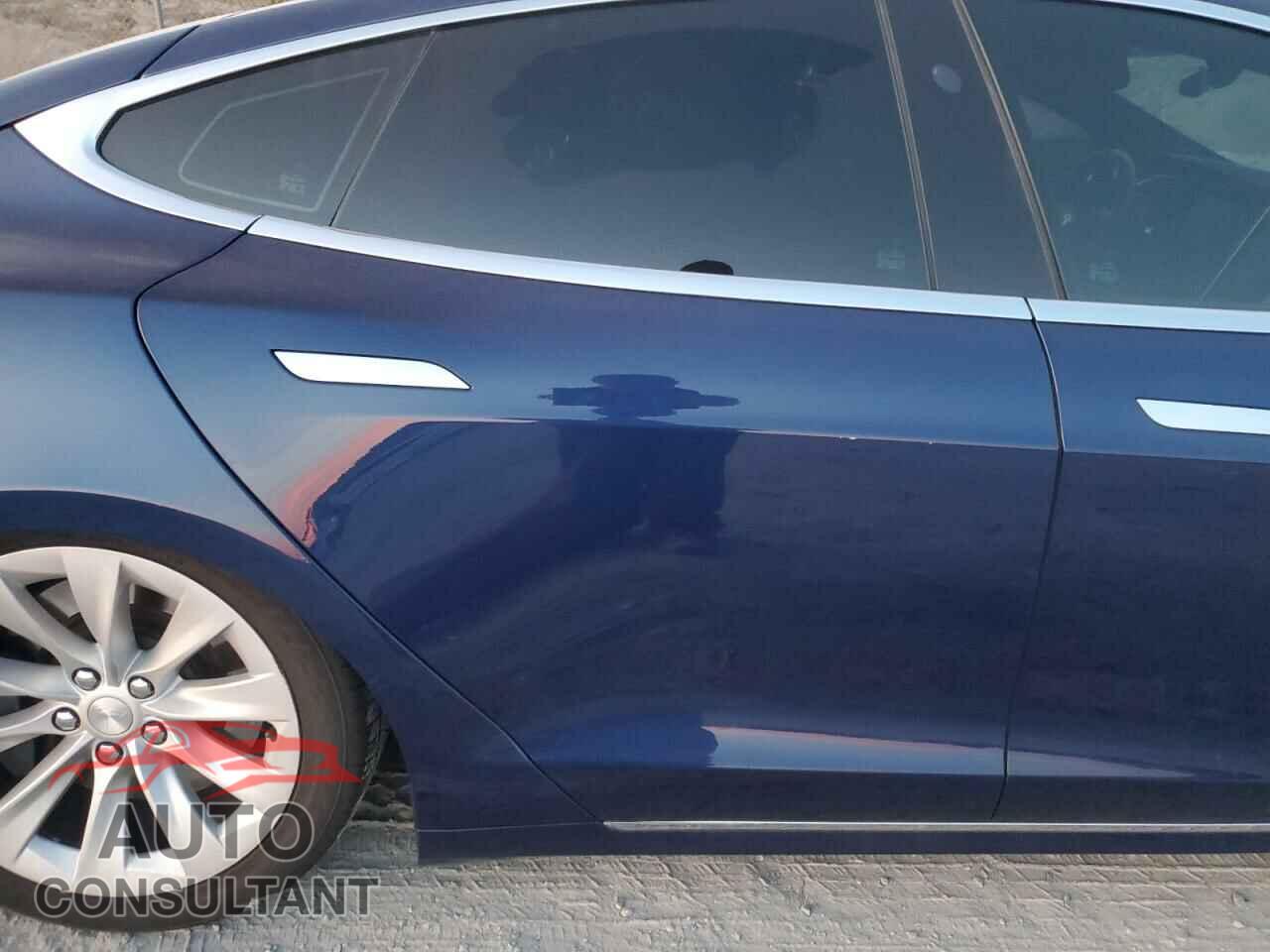 TESLA MODEL S 2017 - 5YJSA1E2XHF180221