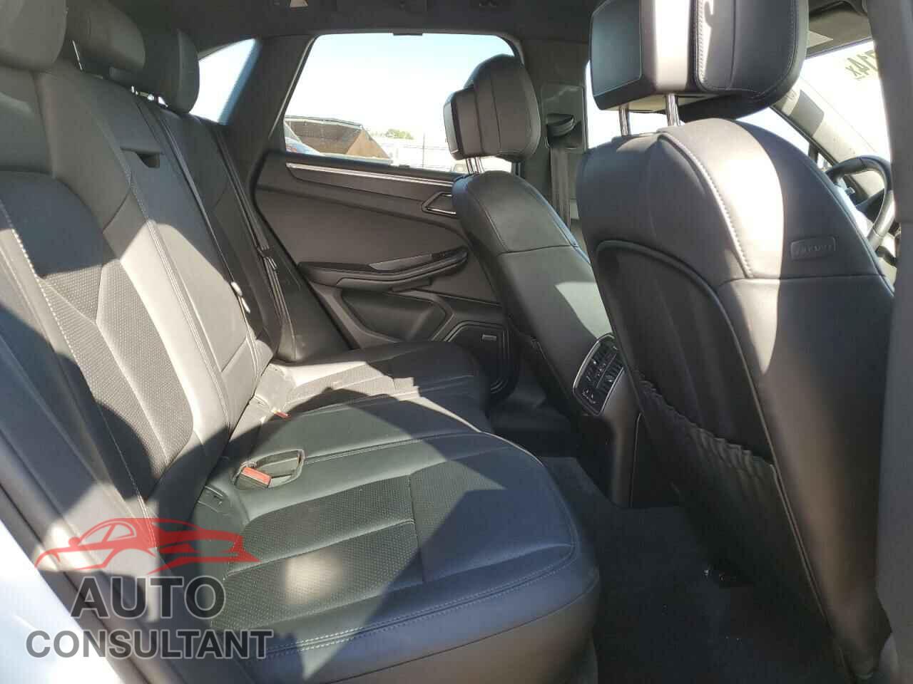 PORSCHE MACAN 2017 - WP1AG2A52HLB51954