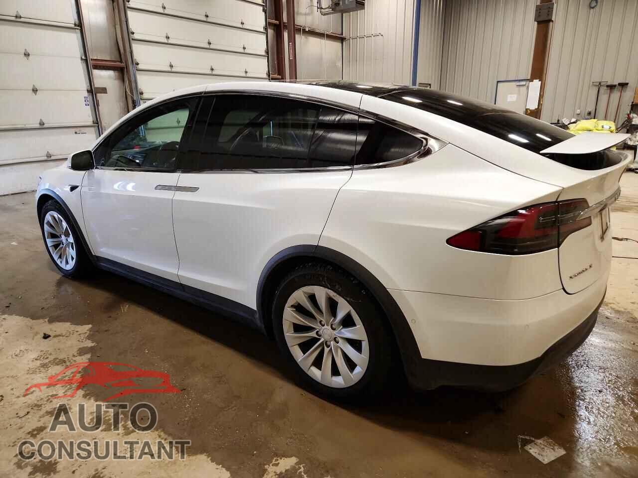 TESLA MODEL X 2018 - 5YJXCBE22JF105251