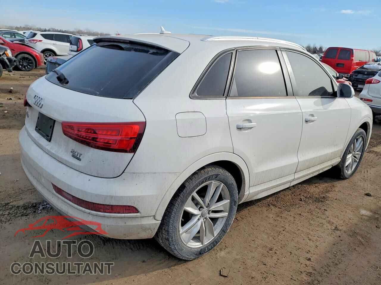 AUDI Q3 2017 - WA1ECCFS3HR008943