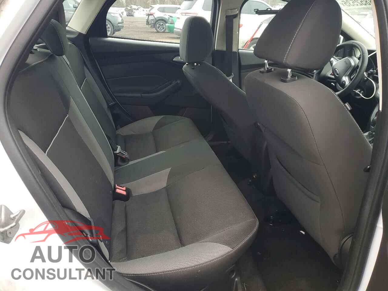 FORD FOCUS 2014 - 1FADP3F22EL268129