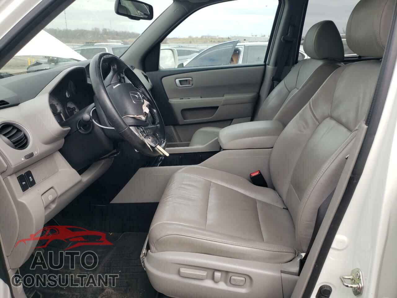 HONDA PILOT 2015 - 5FNYF4H92FB047455