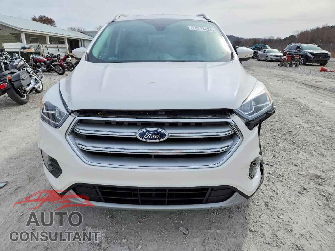 FORD ESCAPE 2017 - 1FMCU0JD3HUD04491