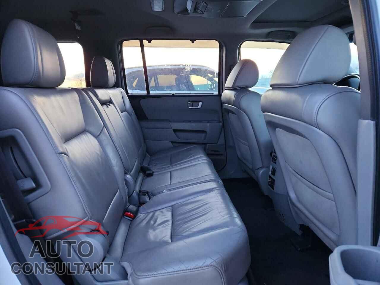 HONDA PILOT 2012 - 5FNYF4H96CB058079