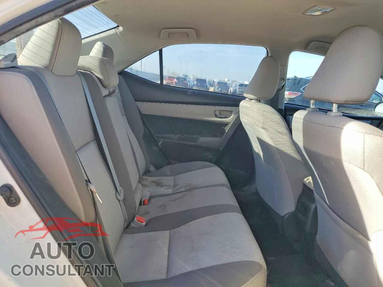 TOYOTA COROLLA 2018 - 5YFBURHE5JP810832