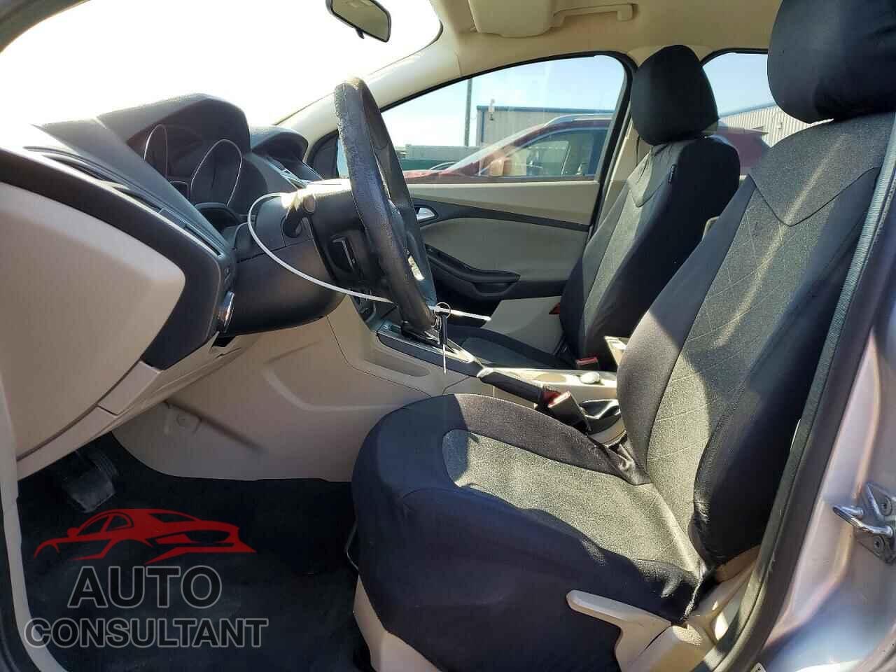 FORD FOCUS 2014 - 1FADP3F27EL372812