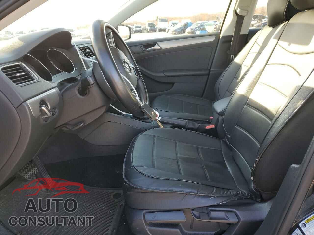 VOLKSWAGEN JETTA 2018 - 3VW2B7AJ1JM231908
