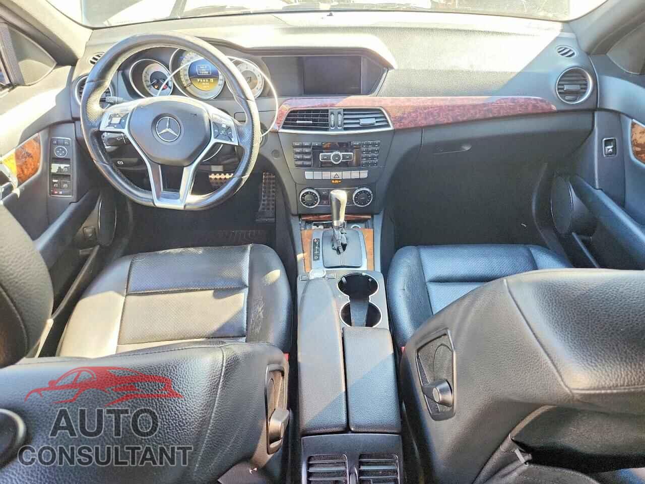 MERCEDES-BENZ C-CLASS 2012 - WDDGF4HB2CA615843