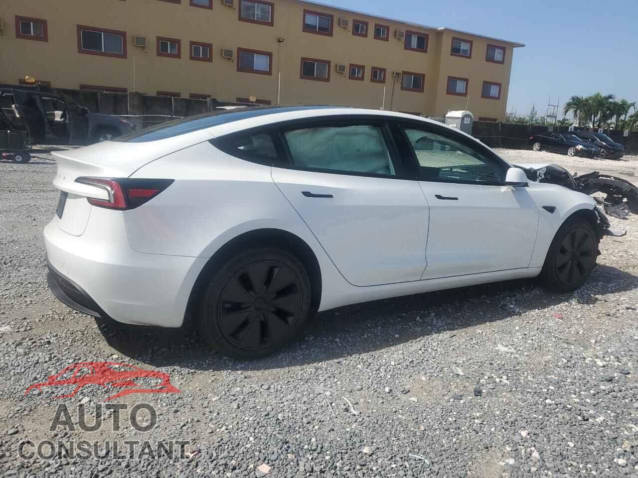 TESLA MODEL 3 2024 - 5YJ3E1EA4RF865767