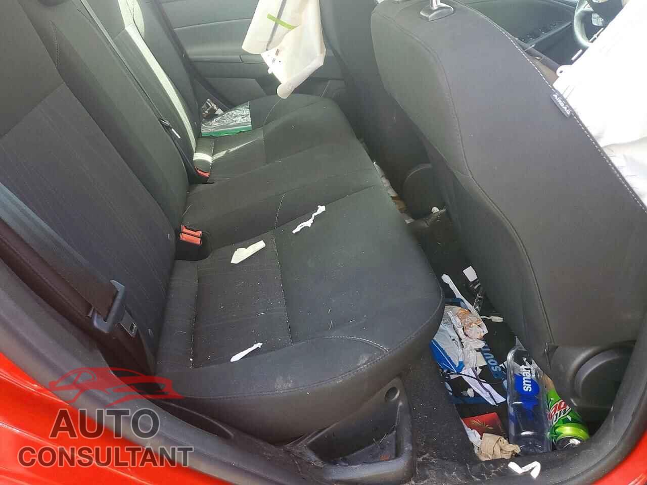 FORD FOCUS 2017 - 1FADP3F23HL347104