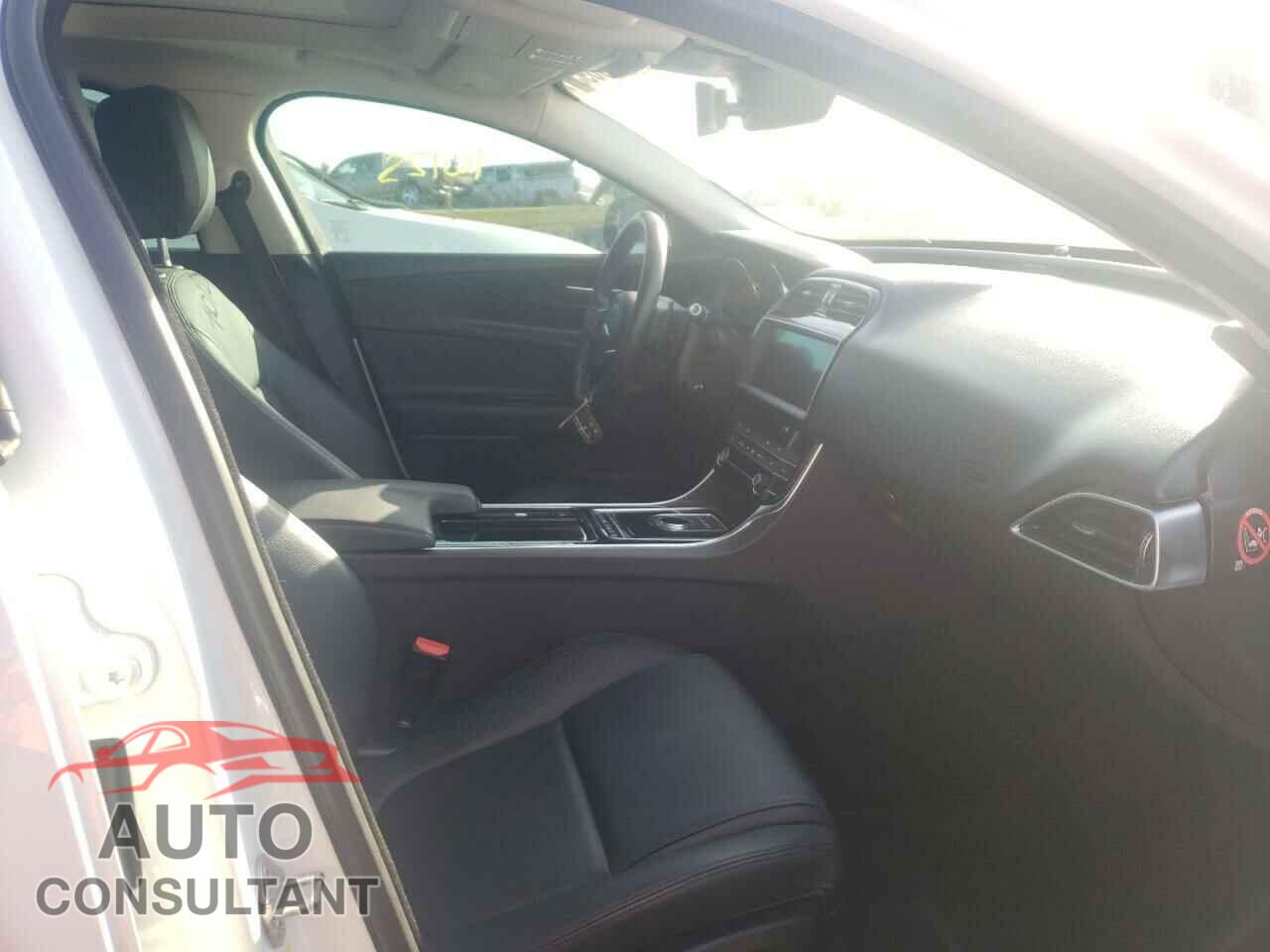 JAGUAR XE 2019 - SAJAR4FX5KCP52866
